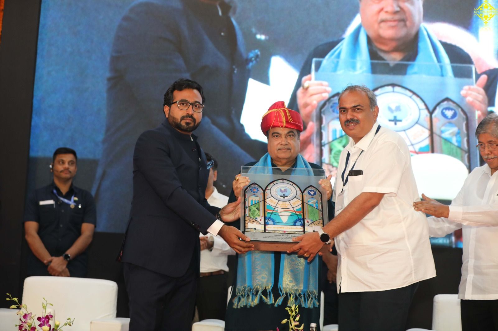 COEP Abhiman Awards in the gracious presence of Hon. Shri Nitin Gadkariji and Hon. Shri. Chandrakant Dada Patil